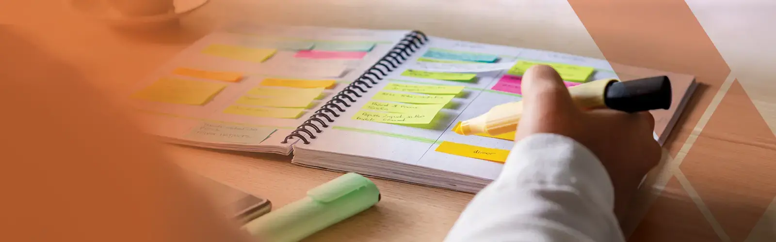 Agenda organized with color-coding stick for time management 
